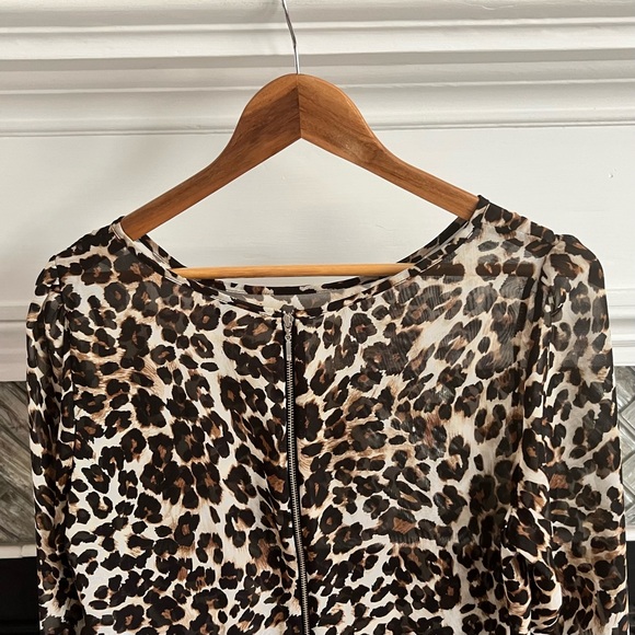 Sheer 🐆 KAY CELINE Gorgeous Sexy LEOPARD Chic HI/LO BLOUSE w/ Zipper TOP M - Picture 14 of 17